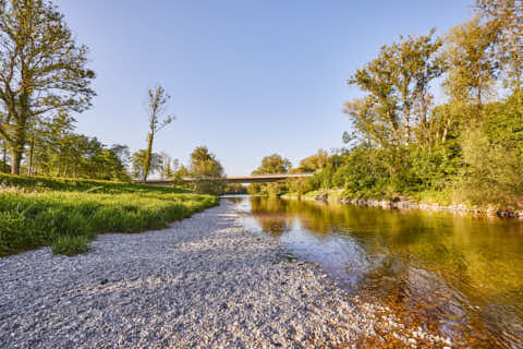 Gemeinde Emmerting Landkreis Altötting Alz Brücke Richtung Hohenwart (Dirschl Johann) Deutschland AÖ